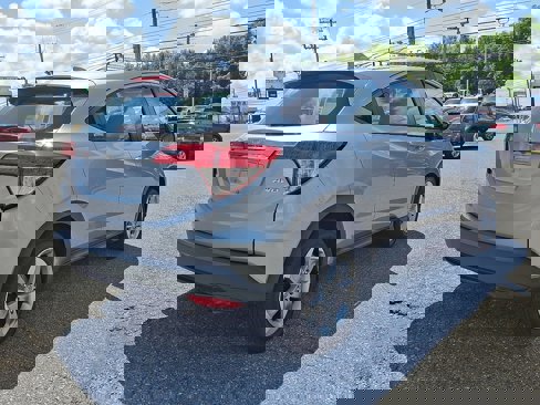 Used 2019 Honda HR-V LX image 4