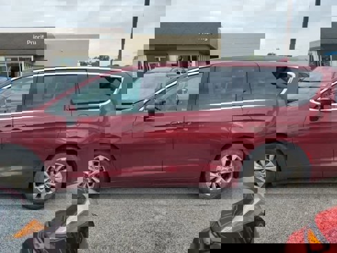 Used 2017 Chrysler Pacifica Touring w/ Tire & Wheel Group image 8