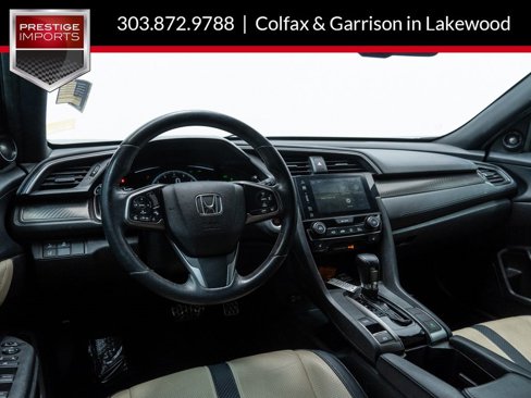 Used 2018 Honda Civic Sport Touring image 4