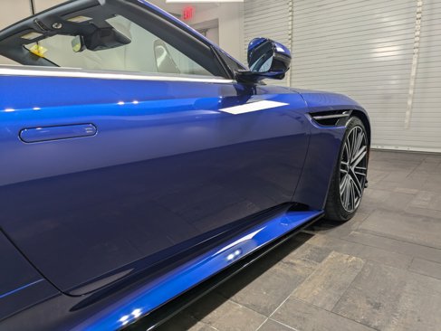 Used 2024 Aston Martin DB12 Convertible image 9