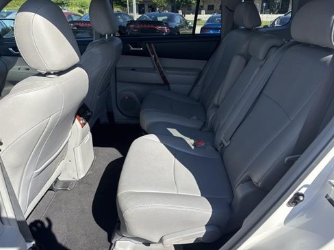 Used 2013 Toyota Highlander Limited image 12