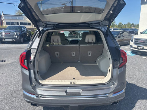 Used 2019 GMC Terrain Denali w/ Advanced Safety Package image 5