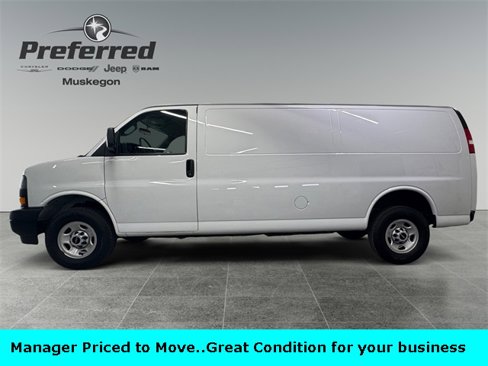 Used 2023 GMC Savana 2500 Extended w/ Driver Convenience Package image 3