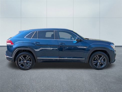 Used 2022 Volkswagen Atlas Cross Sport SEL R-Line image 2