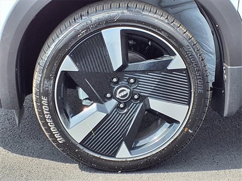 Used 2025 Nissan Kicks SR image 8