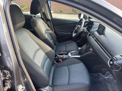 Used 2019 Toyota Yaris LE image 18