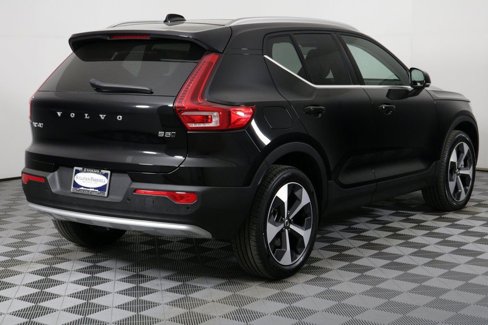 Used 2025 Volvo XC40 B5 Core w/ Protection Package Premier image 10
