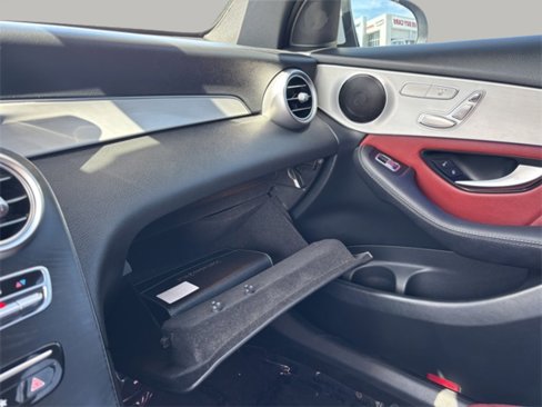 Used 2021 Mercedes-Benz GLC 300 image 17
