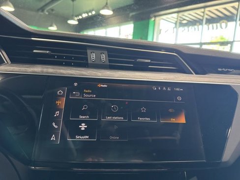 Used 2021 Audi e-tron Premium w/ Convenience Plus Package image 18