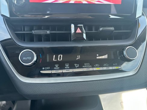 Used 2023 Toyota Corolla LE image 30
