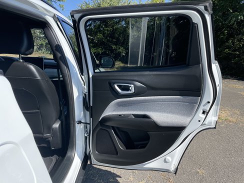 Certified 2024 Jeep Compass Latitude image 15