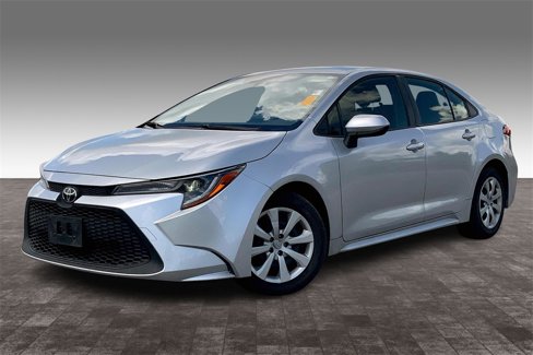 Used 2022 Toyota Corolla LE image 2