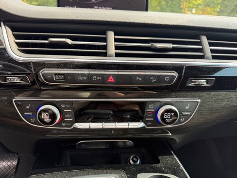 Used 2018 Audi Q7 3.0T Prestige w/ Prestige Package image 18