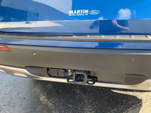 Used 2020 Ford Explorer XLT w/ Equipment Group 202A image 9