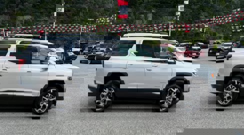 Used 2020 GMC Acadia SLT image 6