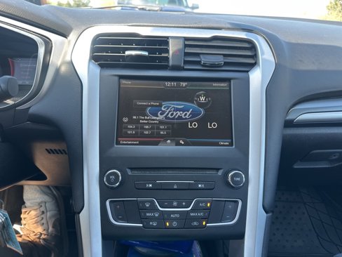 Used 2016 Ford Fusion SE image 10