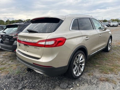 Used 2017 Lincoln MKX Reserve w/ Driver Assistance Package image 4