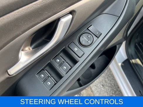 Used 2019 Hyundai Elantra GT image 17