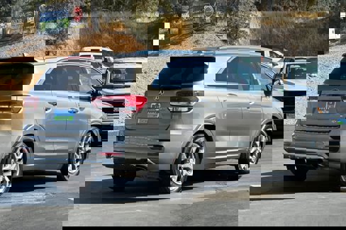 Used 2018 Kia Sorento SX image 4
