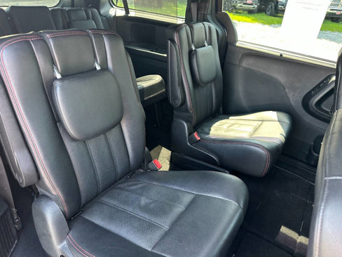 Used 2015 Dodge Grand Caravan R/T w/ Driver Convenience Group image 16