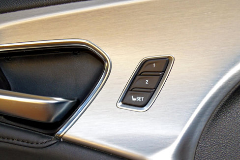 Used 2020 Acura RDX SH-AWD image 12