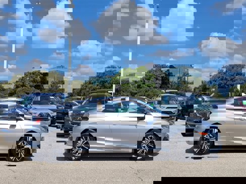 Used 2018 Honda Civic EX-L image 3