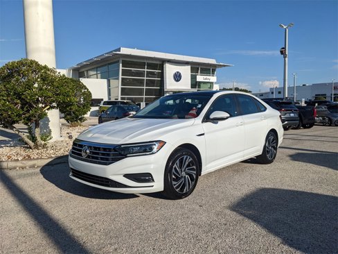 Certified 2020 Volkswagen Jetta SEL Premium image 2