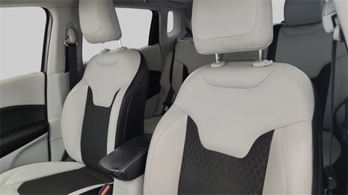 Used 2018 Jeep Compass Latitude image 9