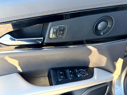 Used 2021 Lincoln Nautilus Reserve image 11
