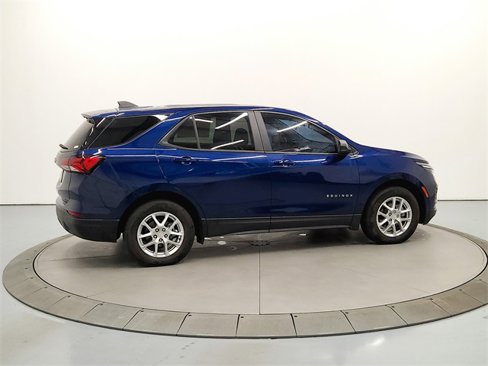 Used 2023 Chevrolet Equinox LS w/ LS Convenience Package image 8