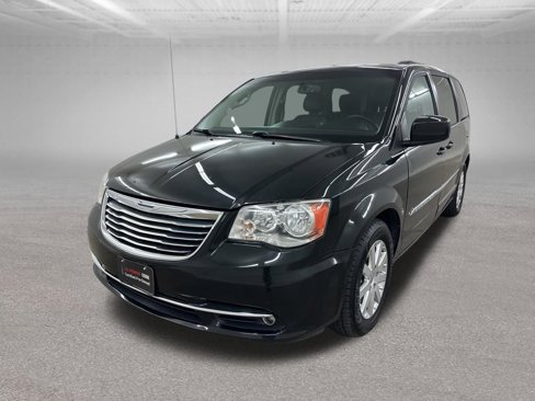 Used 2016 Chrysler Town & Country Touring image 7