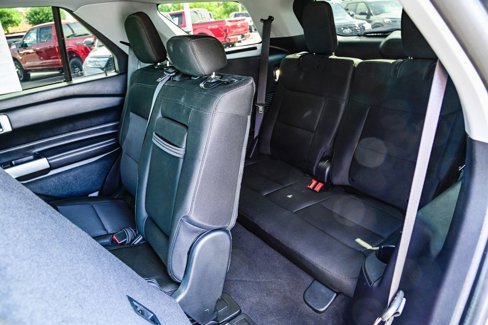 Used 2022 Ford Explorer XLT image 18