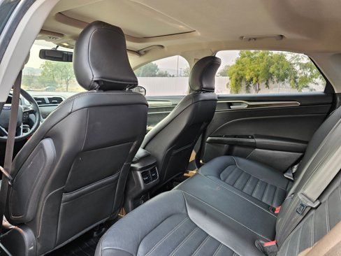 Used 2015 Ford Fusion SE w/ Equipment Group 202A image 12