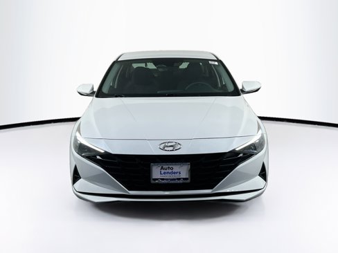 Used 2023 Hyundai Elantra SEL image 2