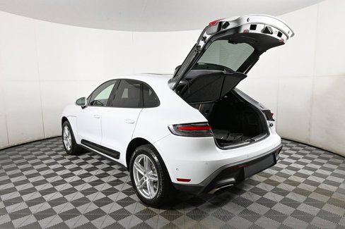 Certified 2022 Porsche Macan image 34