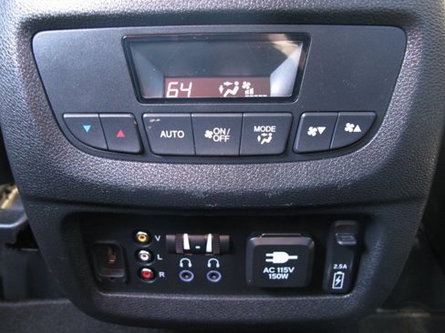 Used 2017 Honda Pilot Touring image 17