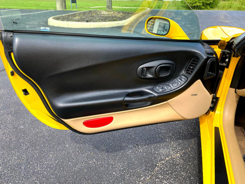 Used 2003 Chevrolet Corvette Convertible w/ Preferred Equipment Group1 image 23