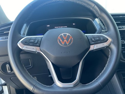 Certified 2022 Volkswagen Tiguan SE image 16