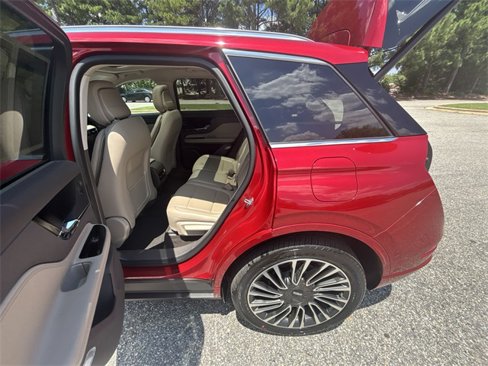 Used 2020 Lincoln Corsair Reserve image 24