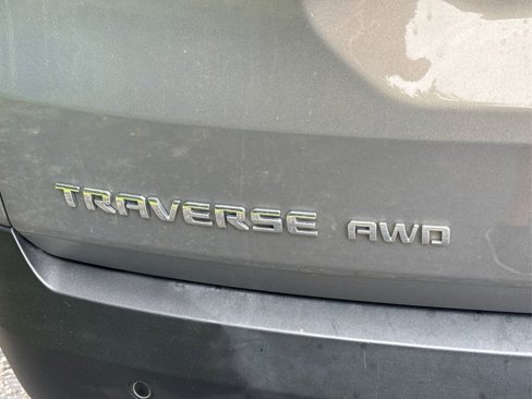 Used 2018 Chevrolet Traverse LT image 15
