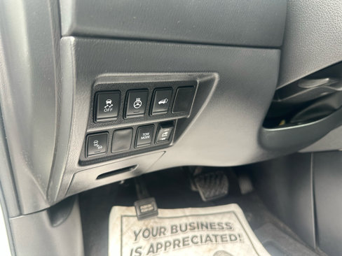 Used 2020 Nissan Pathfinder SL image 10