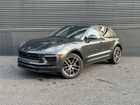 Certified 2025 Porsche Macan image 6