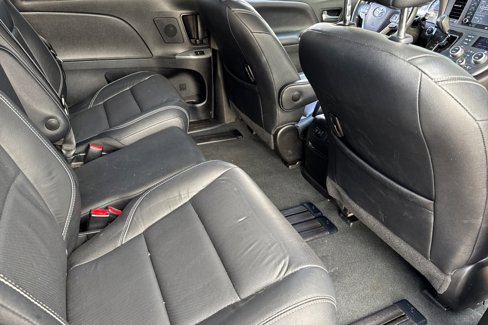 Used 2019 Toyota Sienna SE image 31