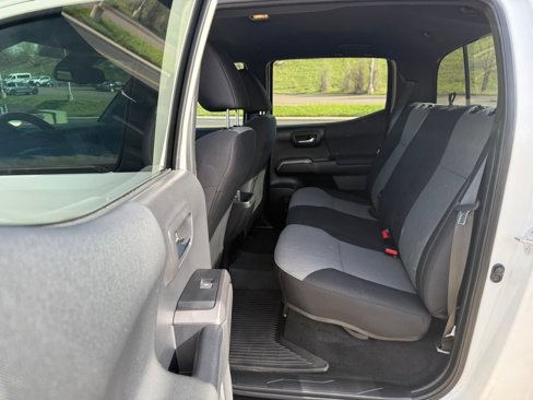 Used 2023 Toyota Tacoma TRD Sport image 19