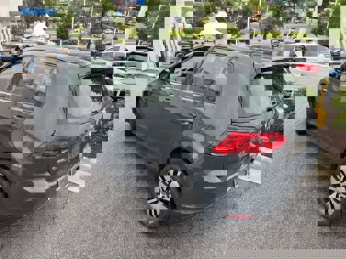 Used 2015 Volkswagen e-Golf SEL Premium image 7