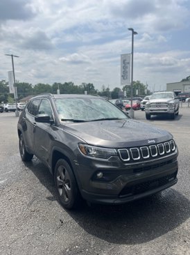 Certified 2022 Jeep Compass Latitude image 1