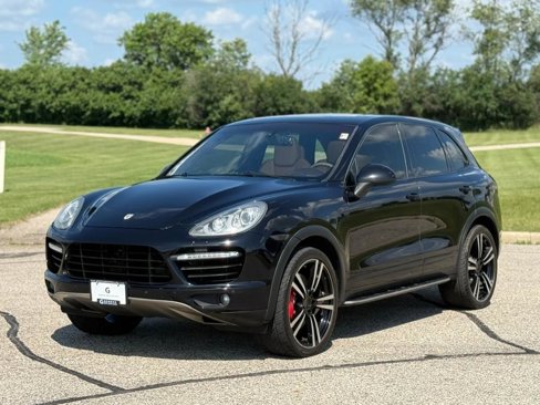 Used 2012 Porsche Cayenne Turbo image 3