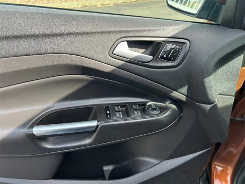 Used 2017 Ford Escape Titanium w/ Canadian Touring Package image 11