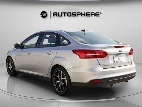 Used 2017 Ford Focus SEL image 6