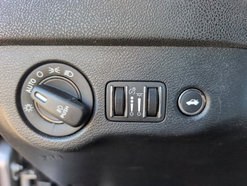 Used 2018 Dodge Charger R/T image 17